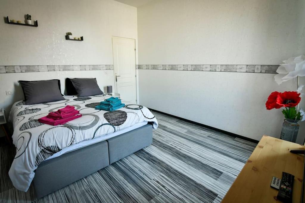 Grand Appartement De Haut Standing En Centre-Ville Монлюсон Екстер'єр фото