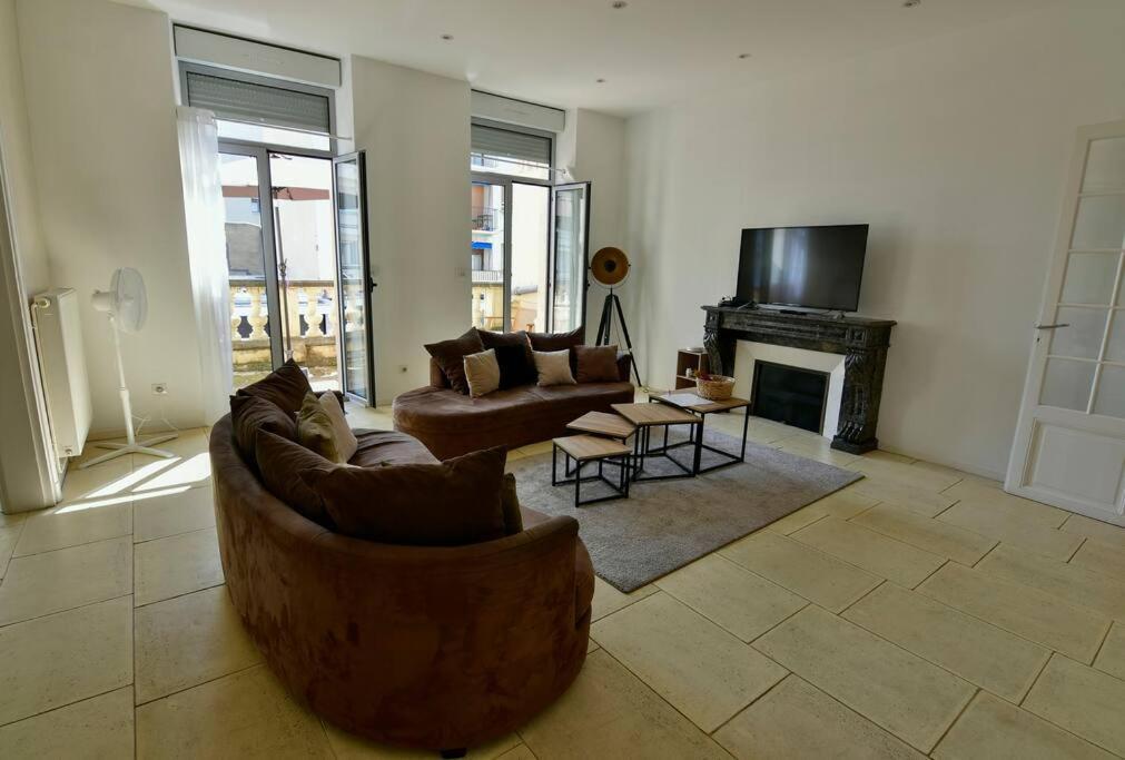 Grand Appartement De Haut Standing En Centre-Ville Монлюсон Екстер'єр фото