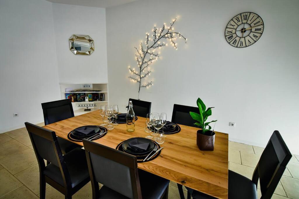 Grand Appartement De Haut Standing En Centre-Ville Монлюсон Екстер'єр фото