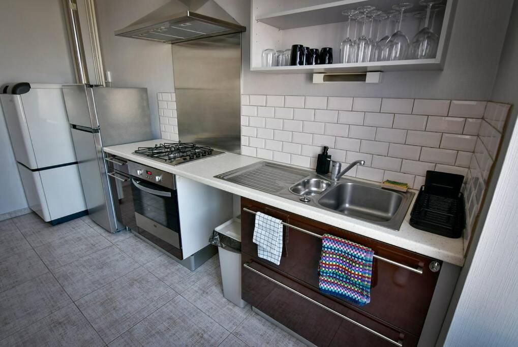 Grand Appartement De Haut Standing En Centre-Ville Монлюсон Екстер'єр фото