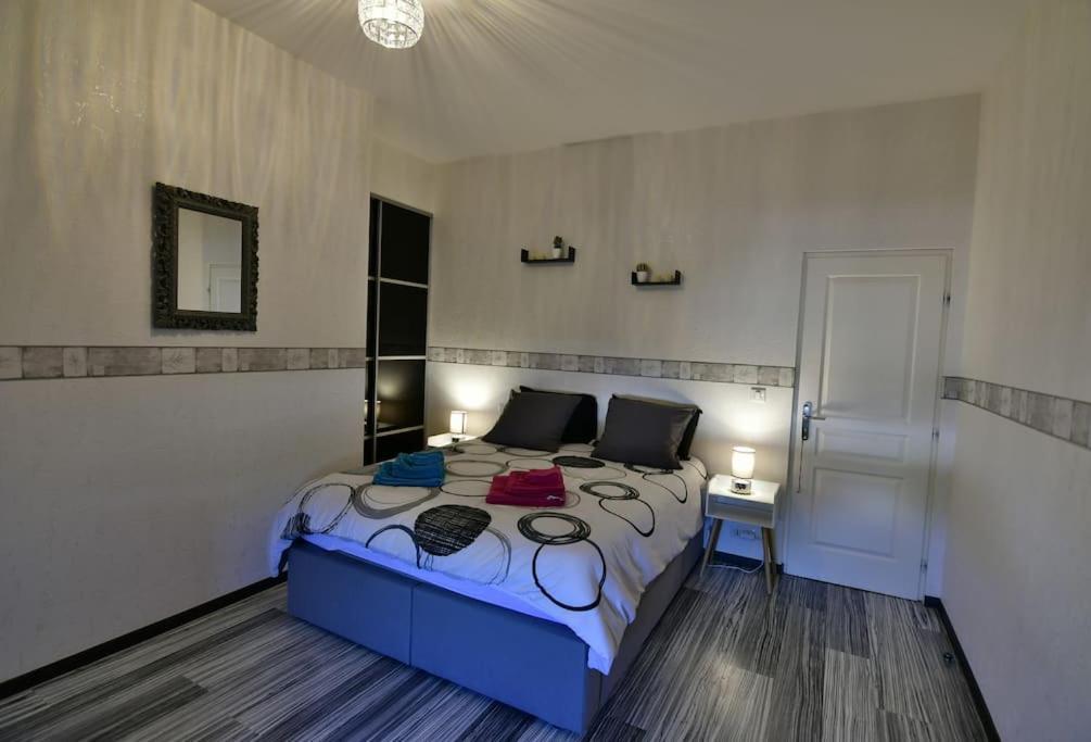 Grand Appartement De Haut Standing En Centre-Ville Монлюсон Екстер'єр фото